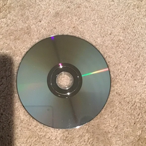 Disney Tangled DVD with Purple and Gold Cover - 5 for $5 - Picture 4 of 4